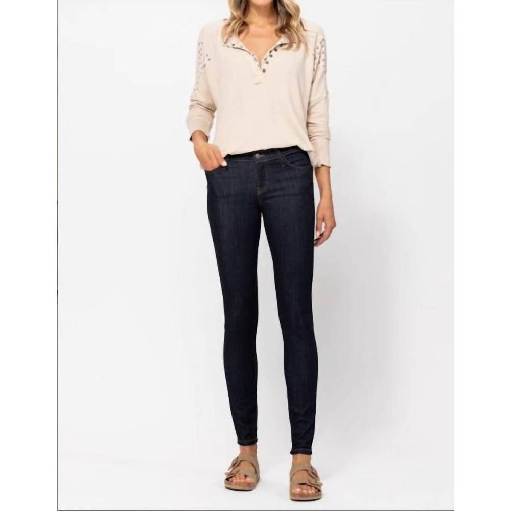 NEW JUDY BLUE mid rise skinny dark wash in blue